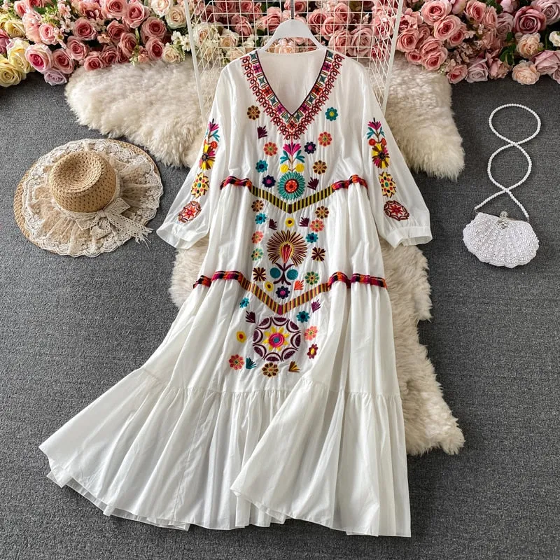 Boho Chic Floral Embroidery Maxi Dress