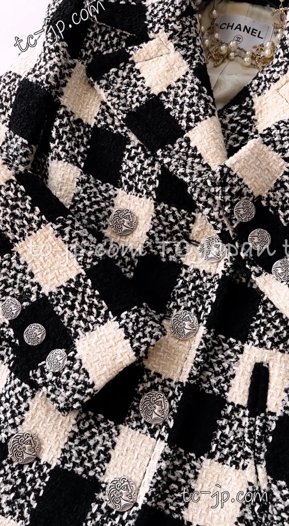 CHANEL 16PF Ivory Black Wool Silk Double Tweed Coat 34 36 38 40 シャネル アイボリー ブラック ウール シルク チェック ツイード コート メンズも！即発