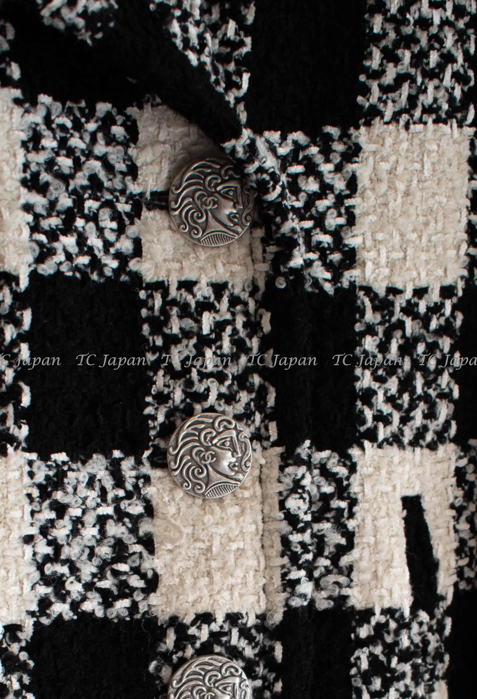CHANEL 16PF Ivory Black Wool Silk Double Tweed Coat 34 36 38 40 シャネル アイボリー ブラック ウール シルク チェック ツイード コート メンズも！即発