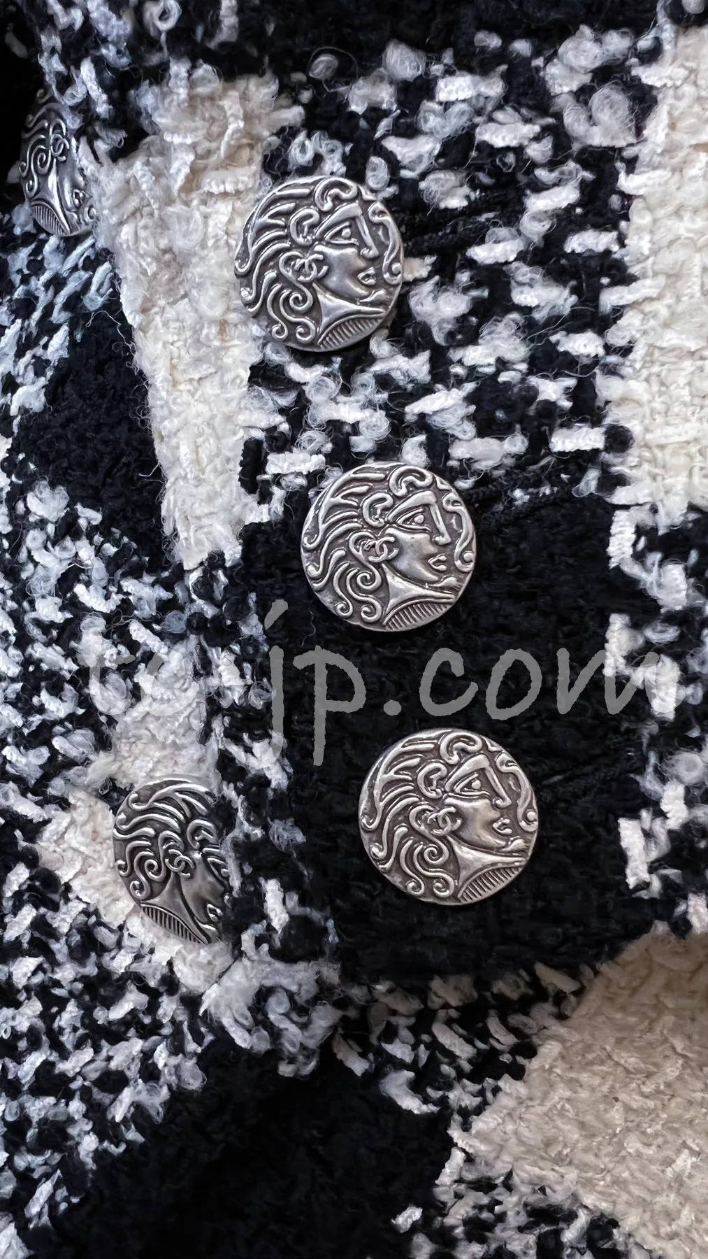 CHANEL 16PF Ivory Black Wool Silk Double Tweed Coat 34 36 38 40 シャネル アイボリー ブラック ウール シルク チェック ツイード コート メンズも！即発