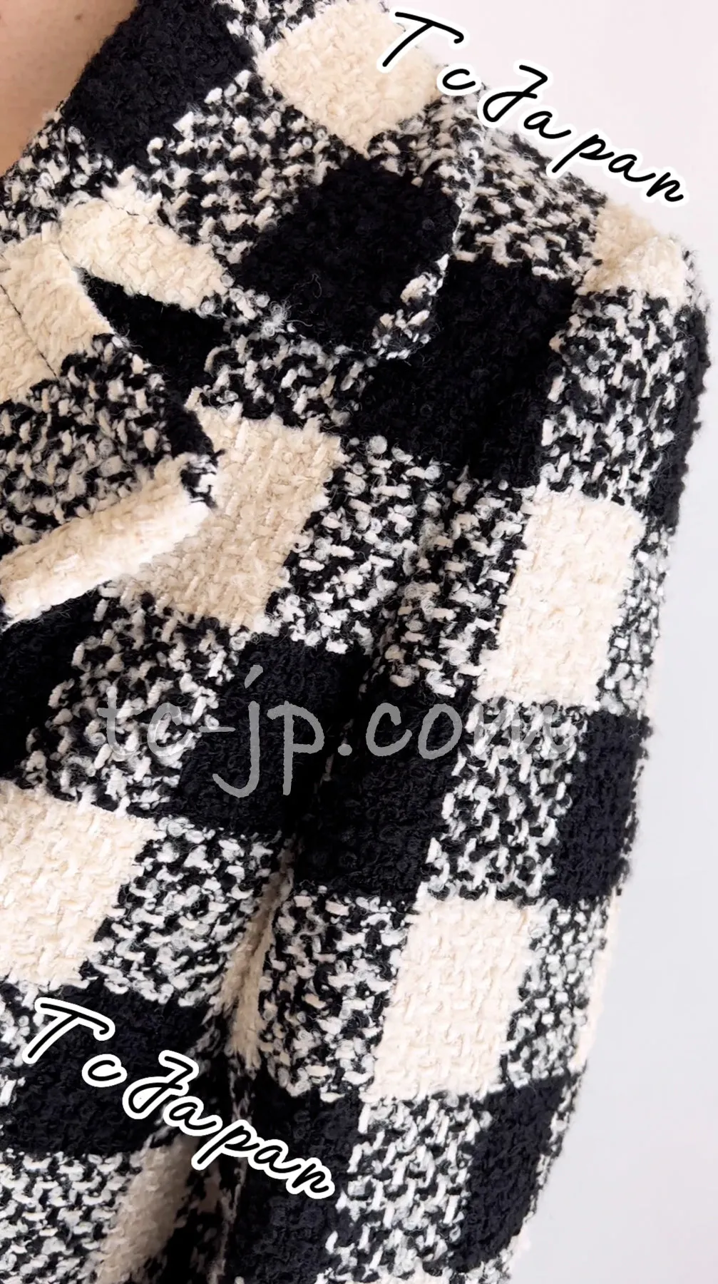 CHANEL 16PF Ivory Black Wool Silk Double Tweed Coat 34 36 38 40 シャネル アイボリー ブラック ウール シルク チェック ツイード コート メンズも！即発