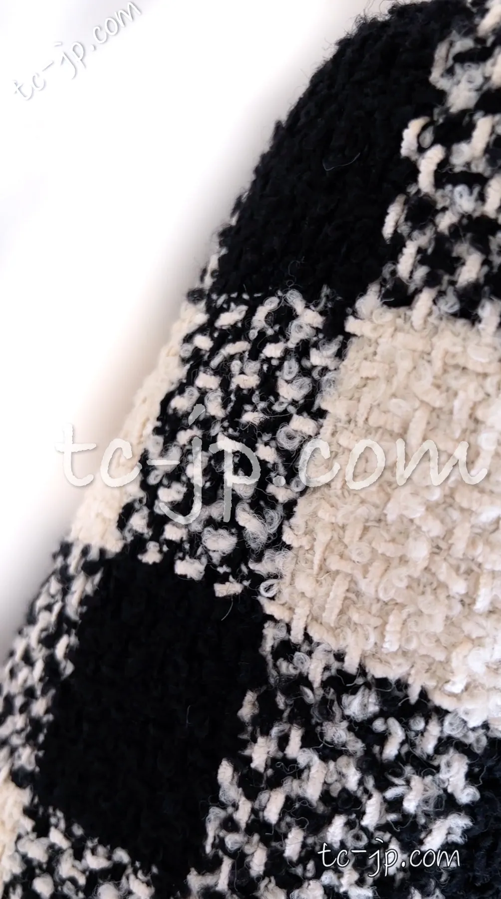 CHANEL 16PF Ivory Black Wool Silk Double Tweed Coat 34 36 38 40 シャネル アイボリー ブラック ウール シルク チェック ツイード コート メンズも！即発
