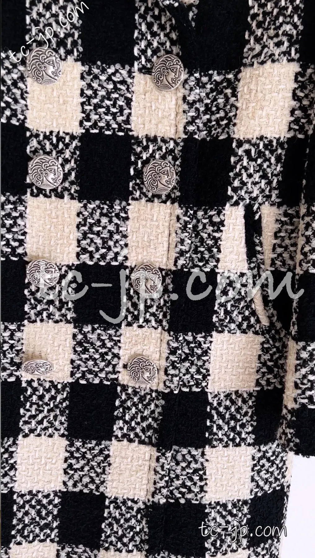 CHANEL 16PF Ivory Black Wool Silk Double Tweed Coat 34 36 38 40 シャネル アイボリー ブラック ウール シルク チェック ツイード コート メンズも！即発