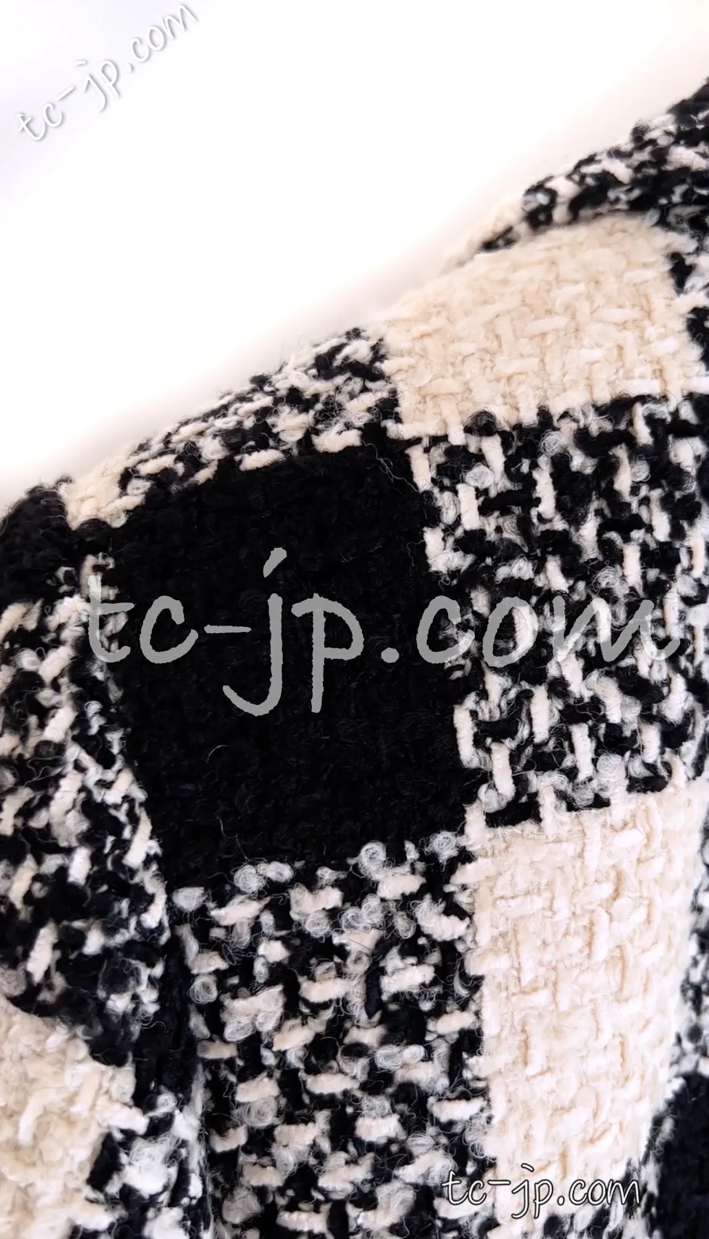 CHANEL 16PF Ivory Black Wool Silk Double Tweed Coat 34 36 38 40 シャネル アイボリー ブラック ウール シルク チェック ツイード コート メンズも！即発