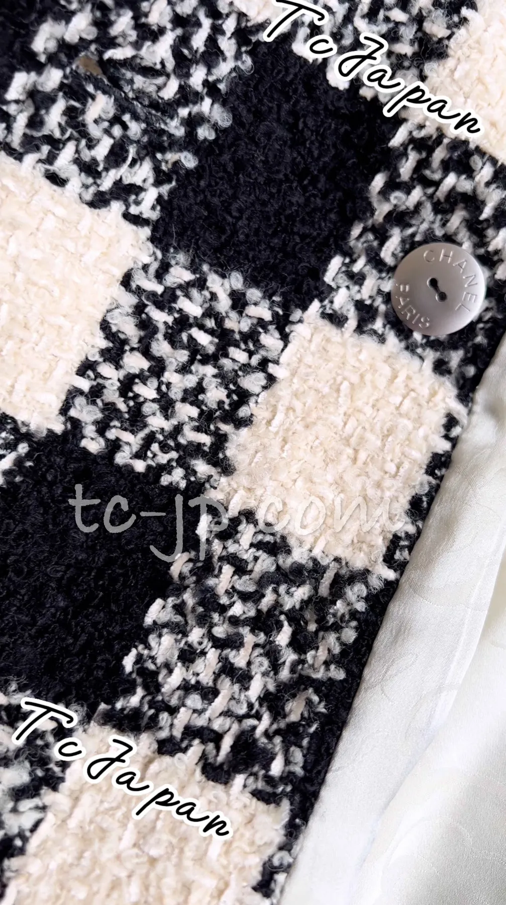 CHANEL 16PF Ivory Black Wool Silk Double Tweed Coat 34 36 38 40 シャネル アイボリー ブラック ウール シルク チェック ツイード コート メンズも！即発