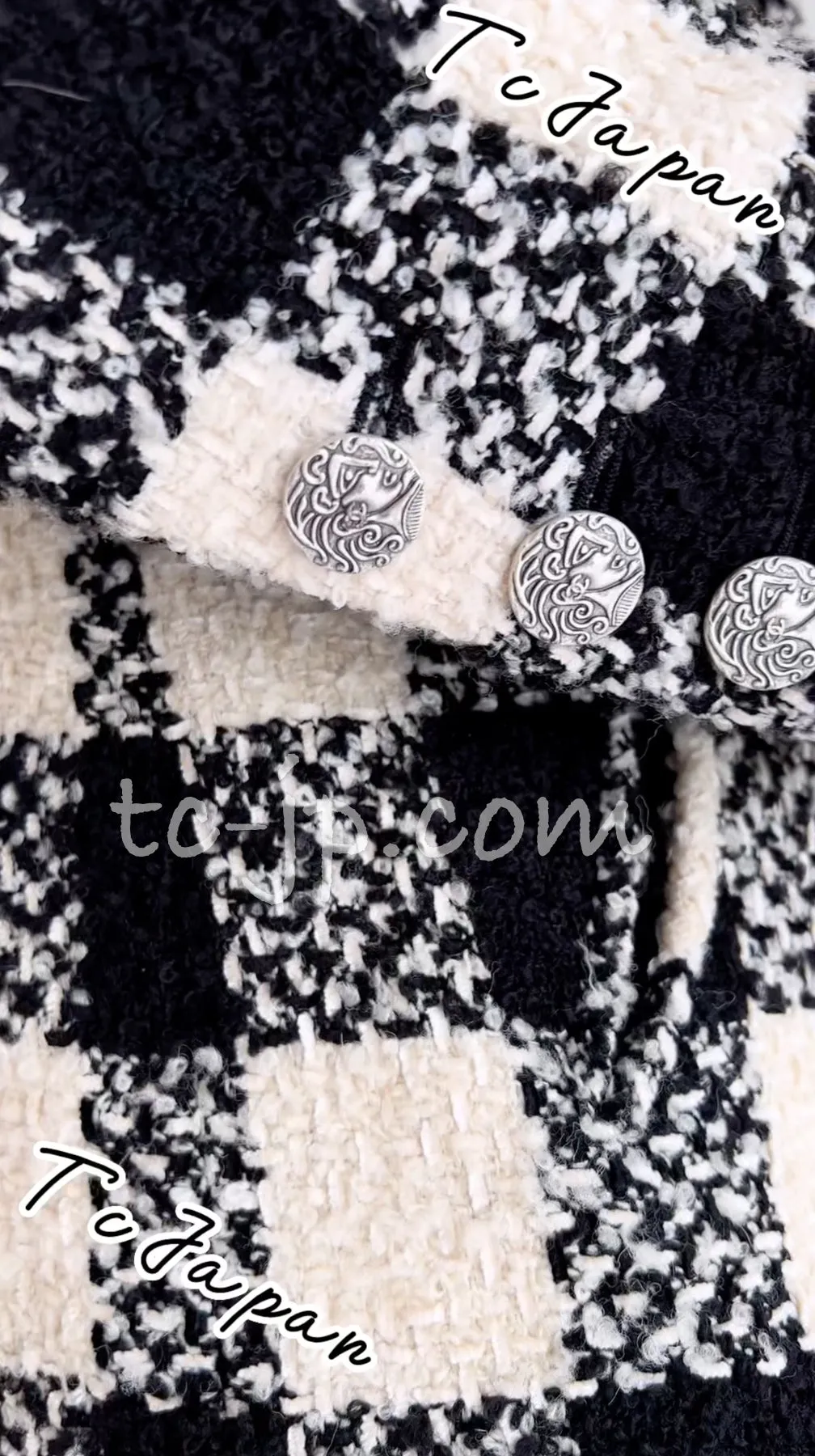 CHANEL 16PF Ivory Black Wool Silk Double Tweed Coat 34 36 38 40 シャネル アイボリー ブラック ウール シルク チェック ツイード コート メンズも！即発