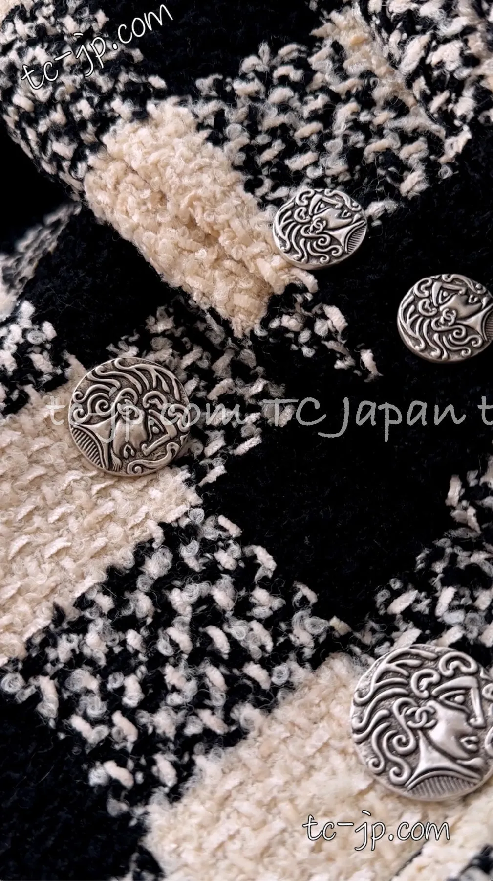 CHANEL 16PF Ivory Black Wool Silk Double Tweed Coat 34 36 38 40 シャネル アイボリー ブラック ウール シルク チェック ツイード コート メンズも！即発