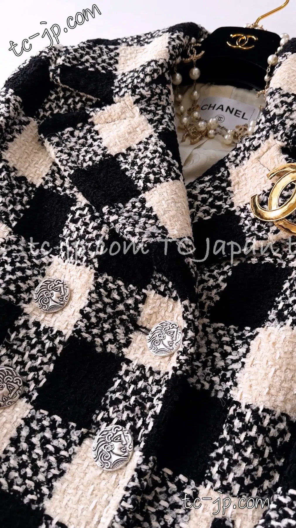 CHANEL 16PF Ivory Black Wool Silk Double Tweed Coat 34 36 38 40 シャネル アイボリー ブラック ウール シルク チェック ツイード コート メンズも！即発