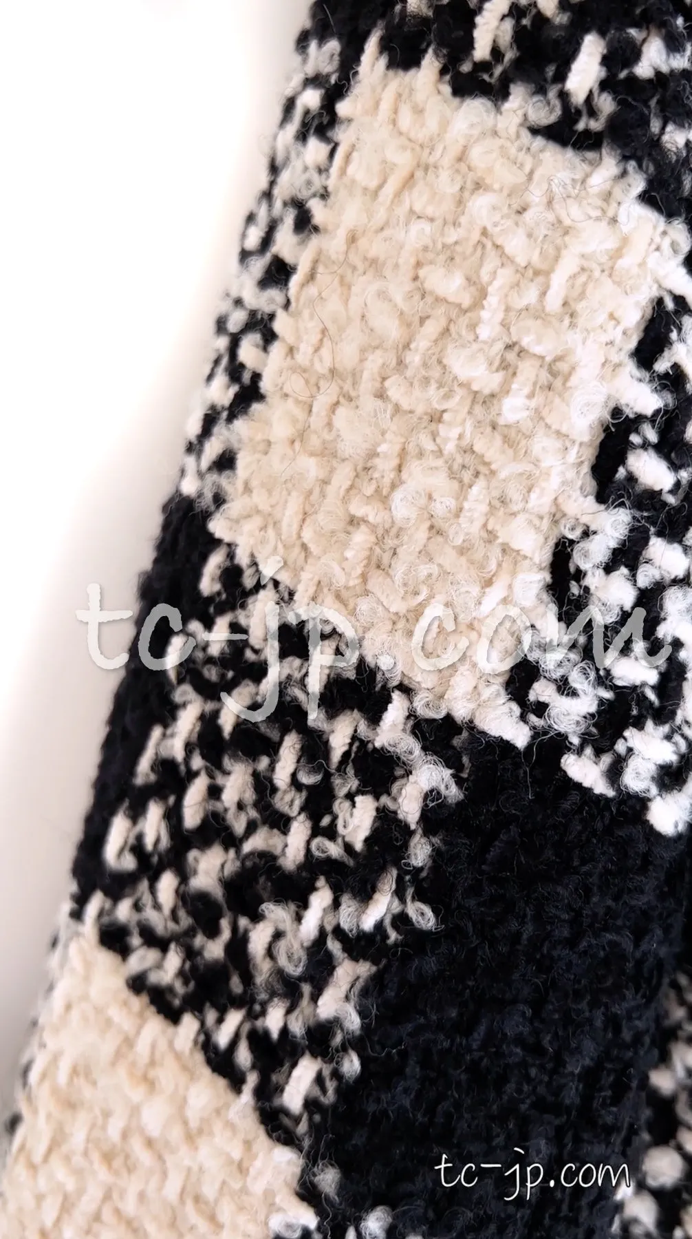 CHANEL 16PF Ivory Black Wool Silk Double Tweed Coat 34 36 38 40 シャネル アイボリー ブラック ウール シルク チェック ツイード コート メンズも！即発