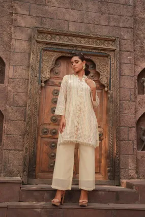 EMBROIDERED PASTEL COORDINATED SET: KNEE-LENGTH TOP WITH MANDARIN COLLAR AND STRAIGHT PANTS