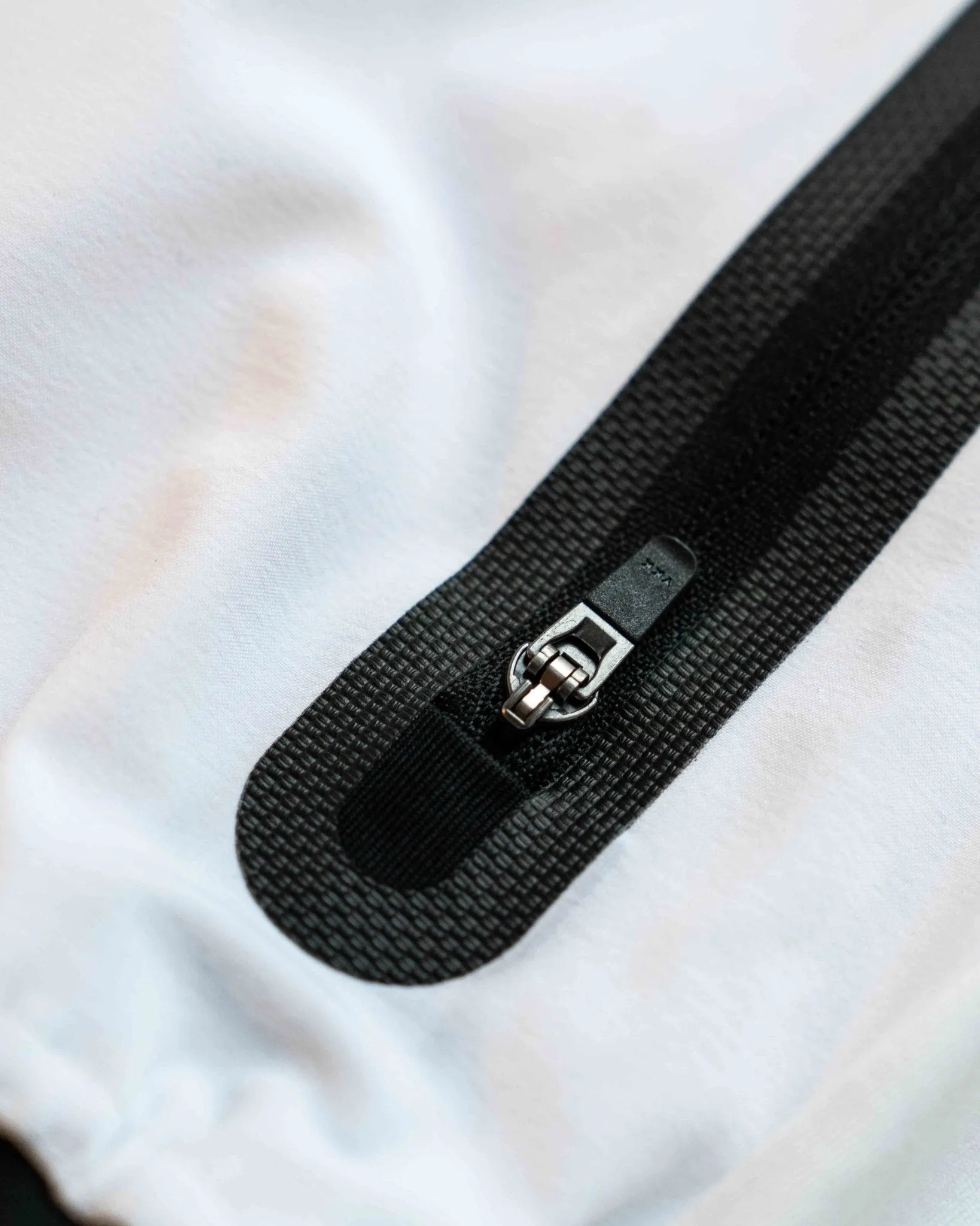 ICIW Shorts - White-Black
