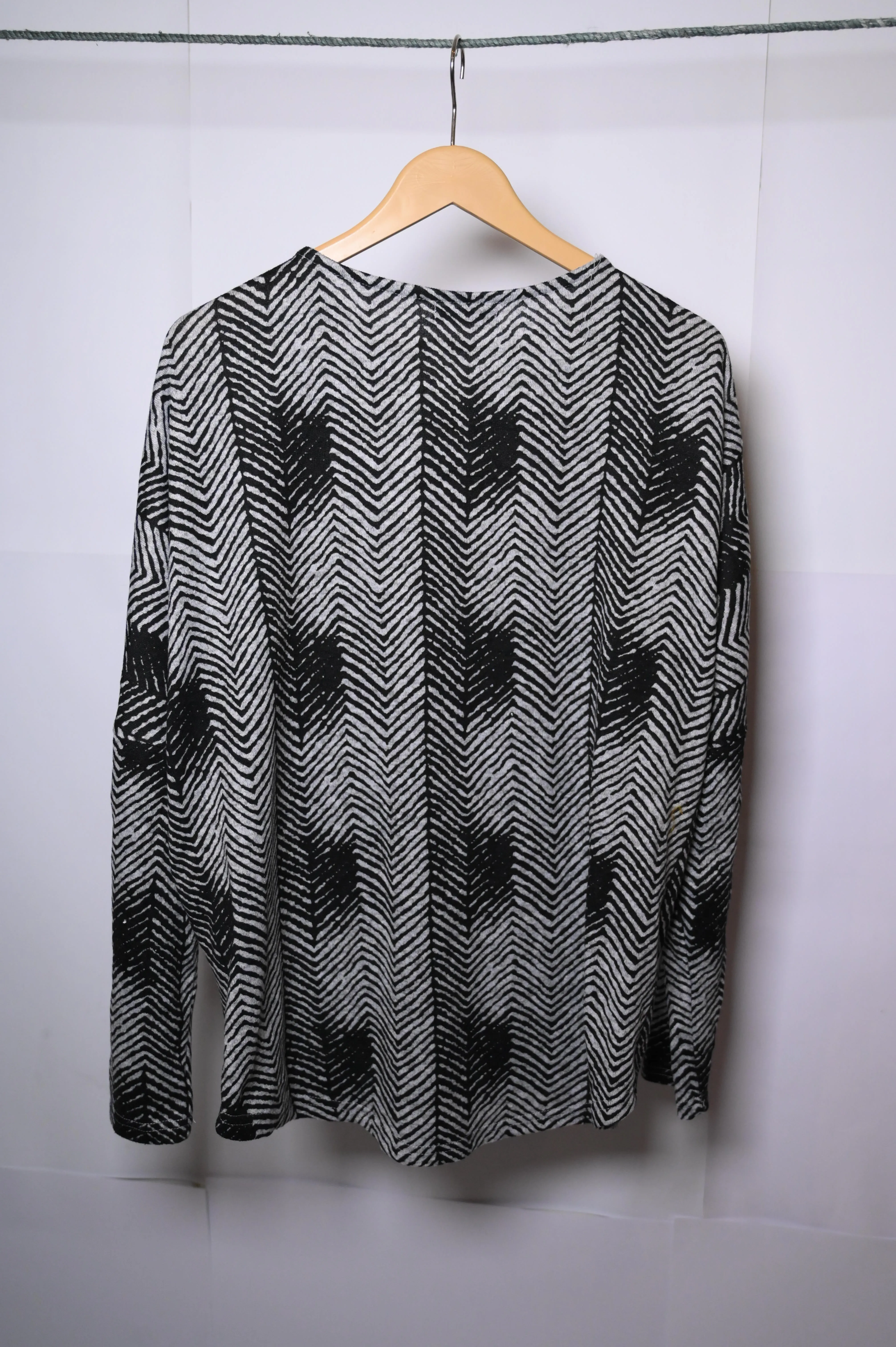Quiz Black and White Winter Blouse (Large)