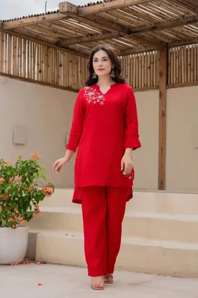 RED EMBROIDERED KURTA SET WITH STRAIGHT PANTS