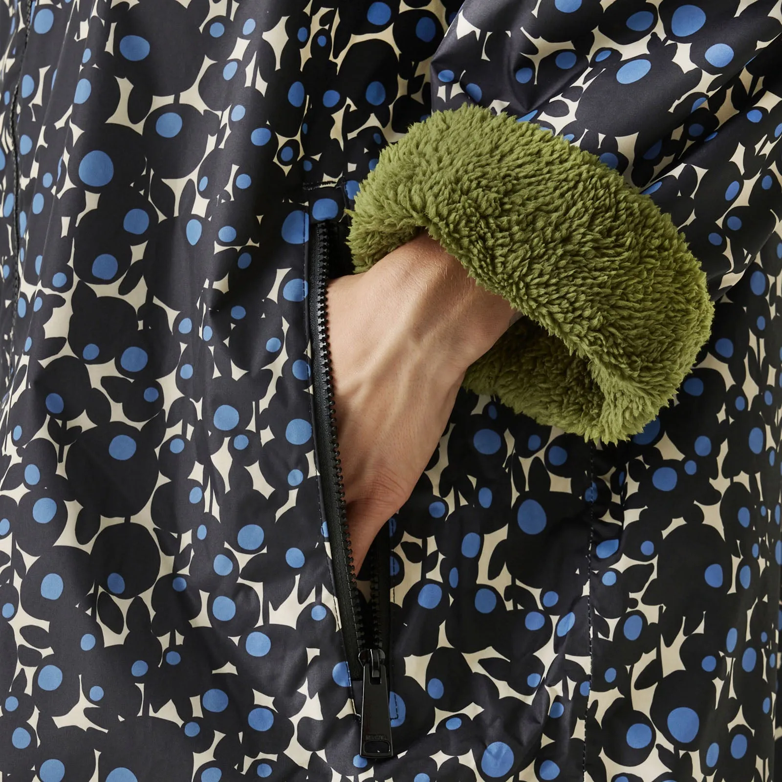 Regatta Womens Orla Kiely Waterproof Fleece Lined Changing Robe
