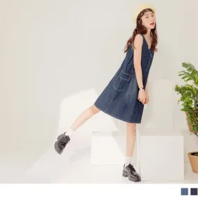 SLEEVELESS V-NECK POCKETED DENIM DRESS
