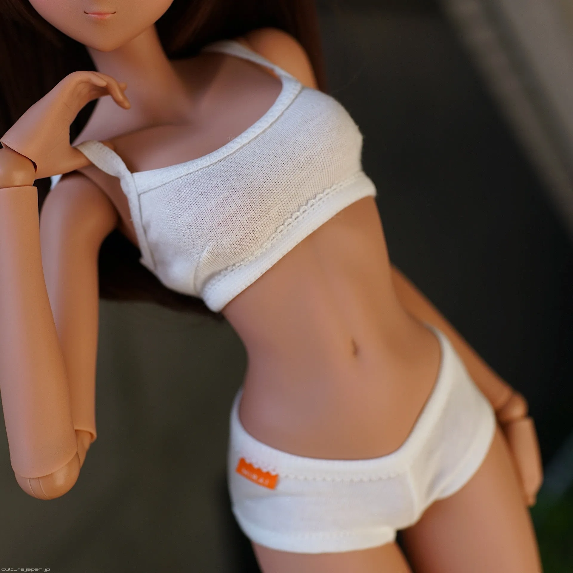 Sports Bra & Shorts Set (White) (S-size) (Limited Edition)