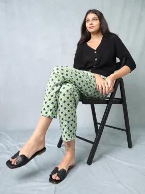 Women Floral Printed Comfort Fit pants
