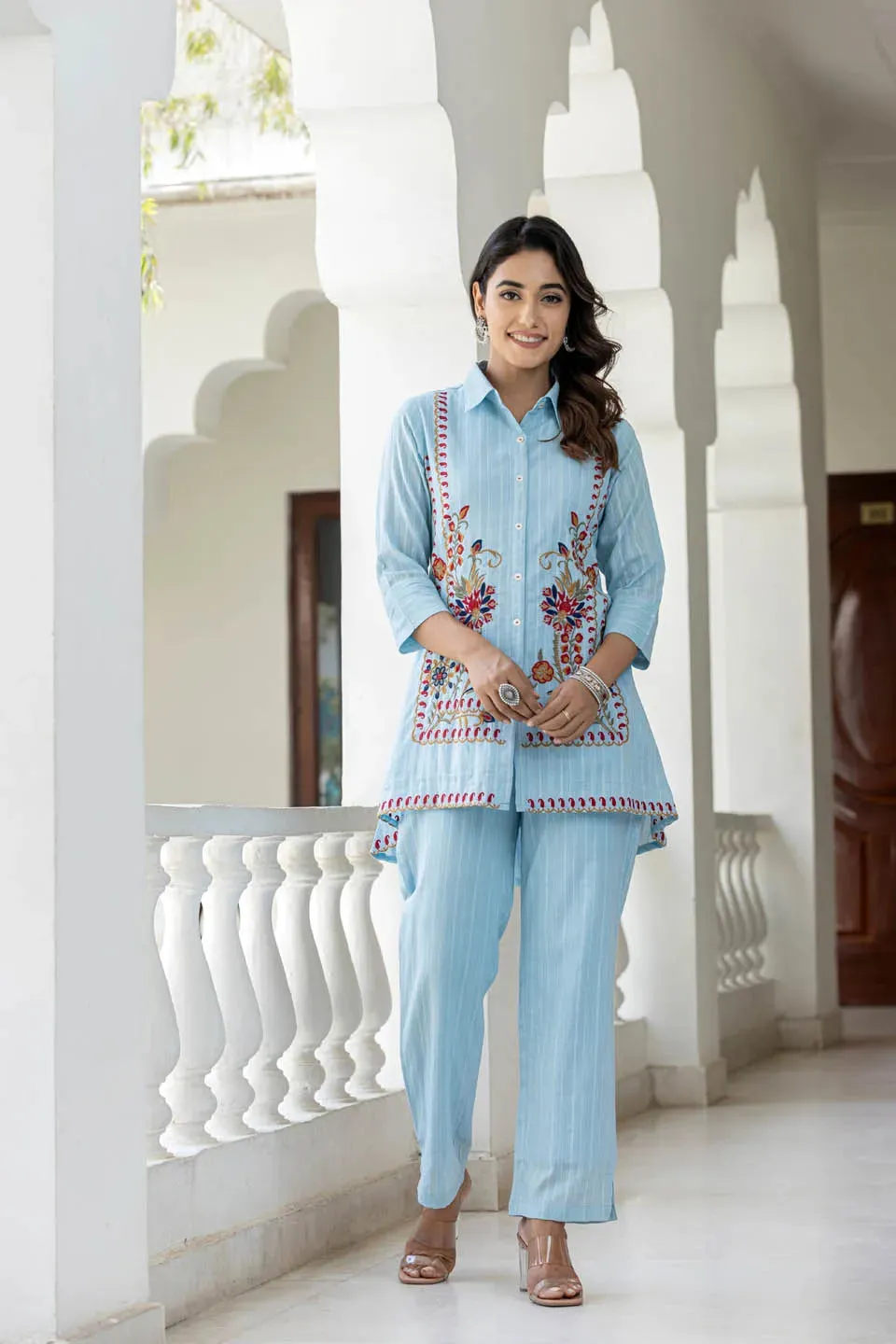 WOMEN'S COORD SET WITH TRENDY FLOWER EMBROIDERY