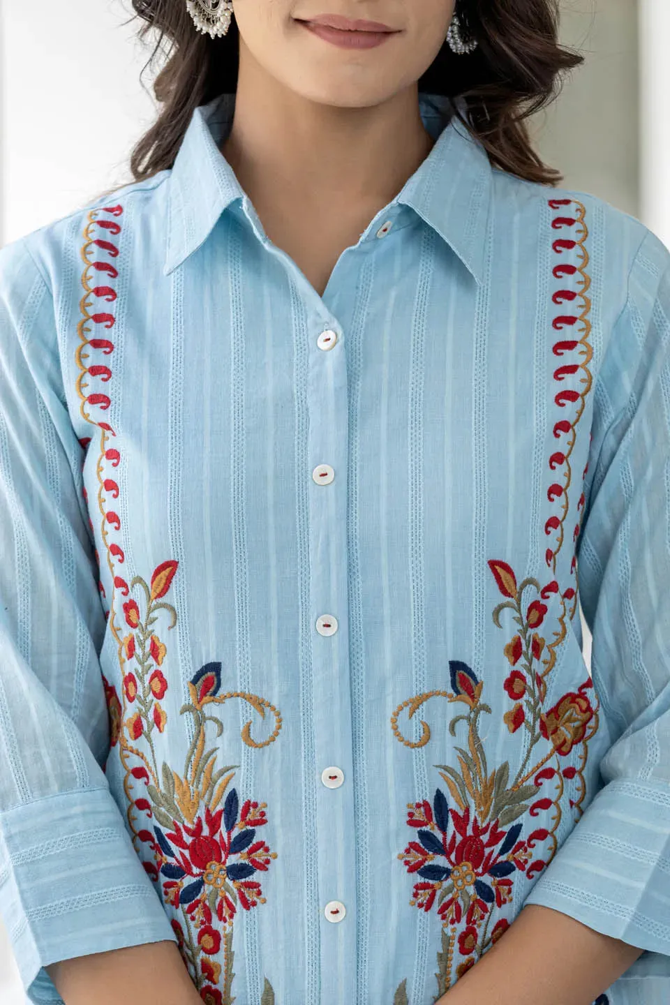 WOMEN'S COORD SET WITH TRENDY FLOWER EMBROIDERY