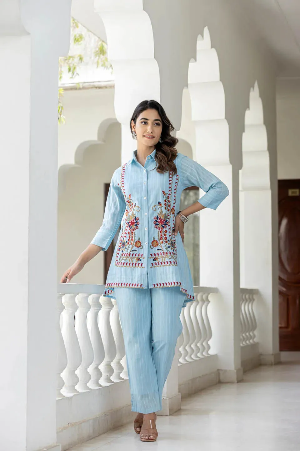WOMEN'S COORD SET WITH TRENDY FLOWER EMBROIDERY