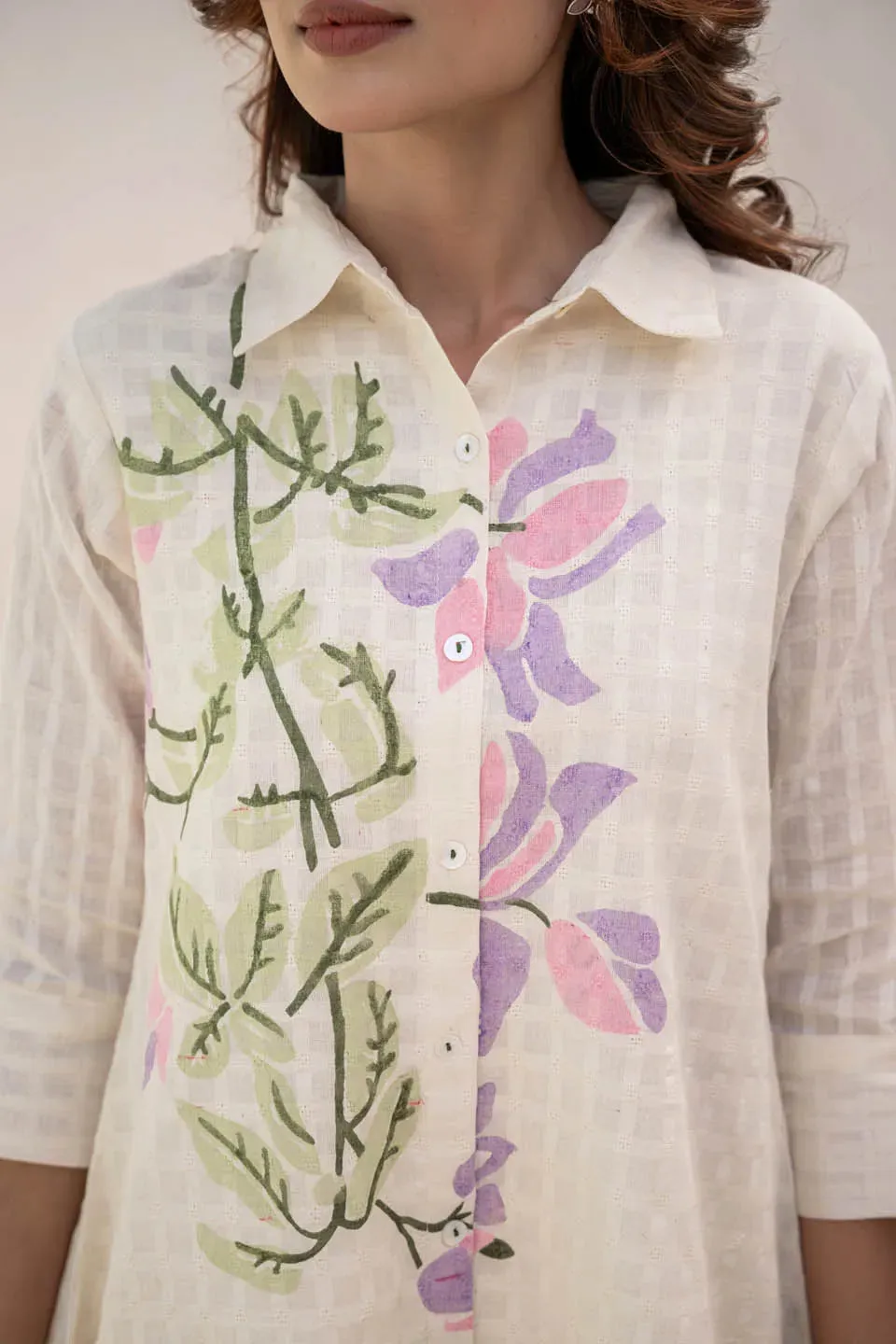 WOMEN'S OFF-WHITE COTTON DOBI SET WITH FLOWER PRINT